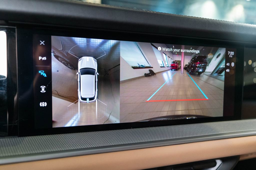 Certified 2024 Porsche Cayenne AWD/4WD image 29