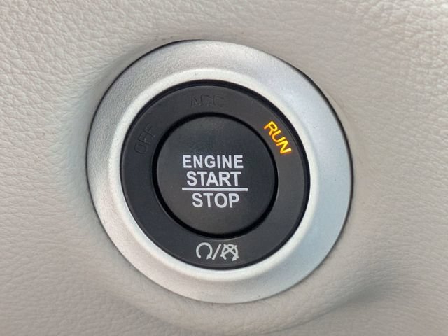 Used 2023 Chrysler Pacifica Touring-L FWD image 33
