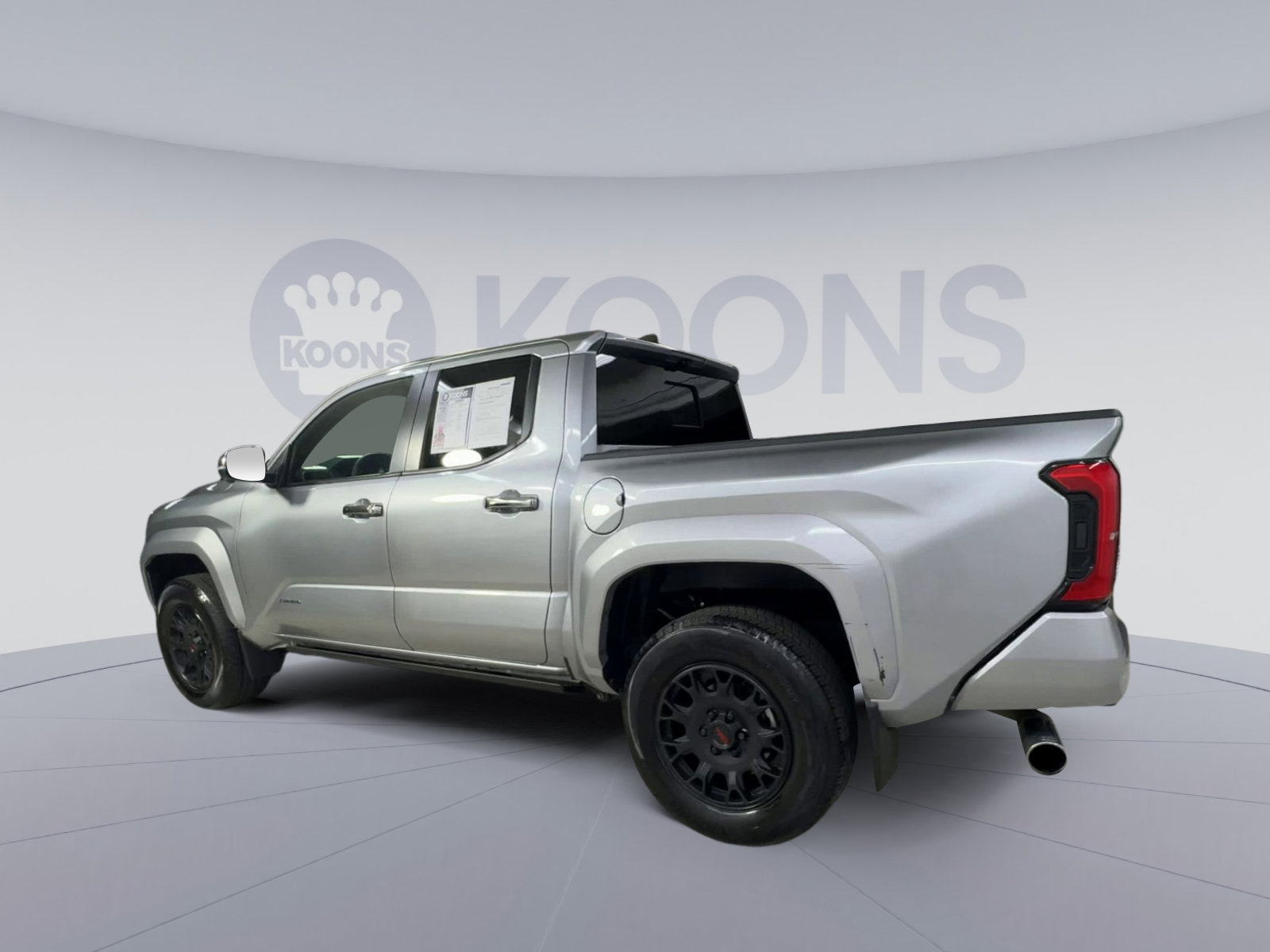 Used 2024 Toyota Tacoma Limited AWD/4WD image 8