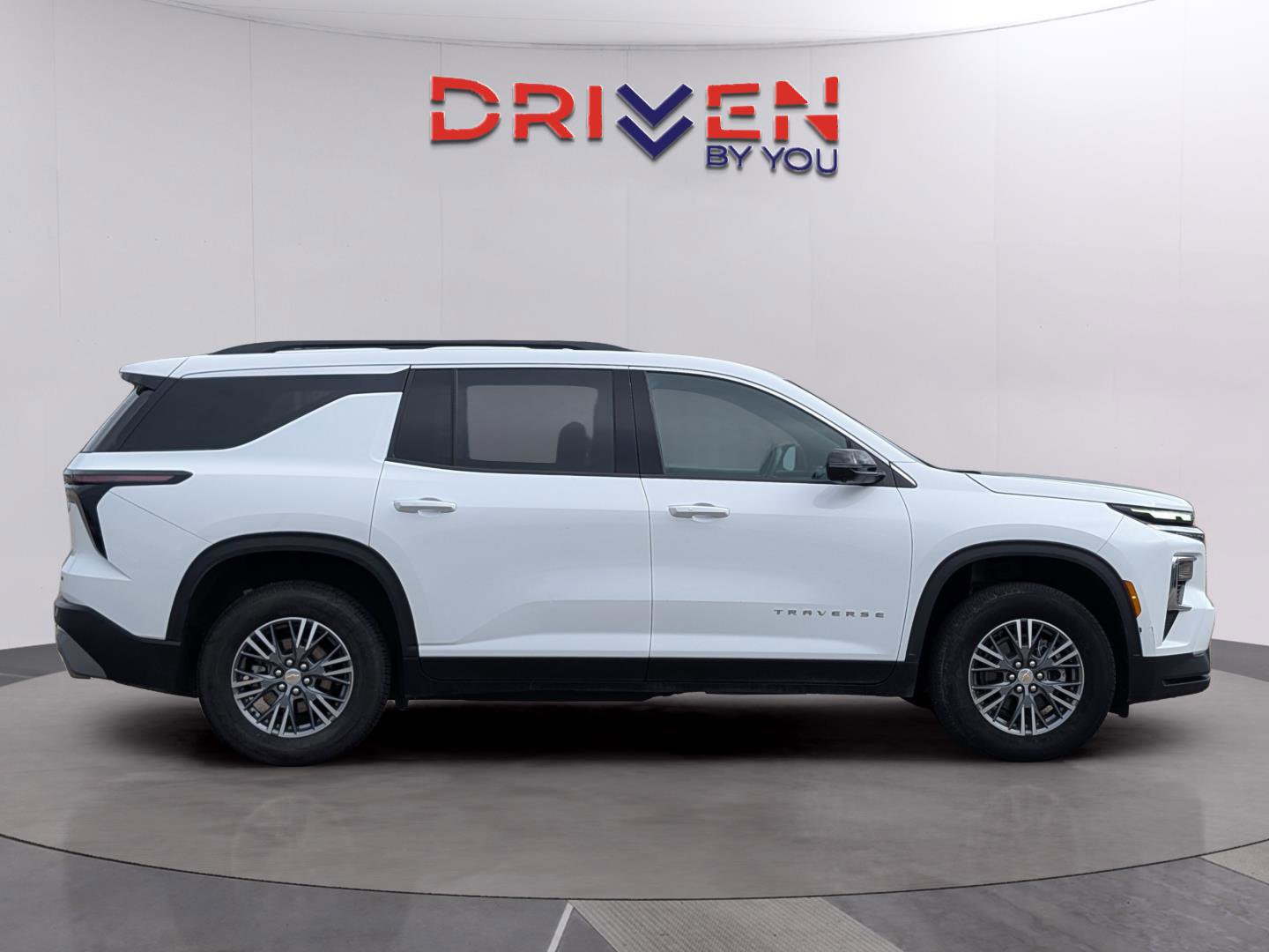 Used 2024 Chevrolet Traverse LT image 6