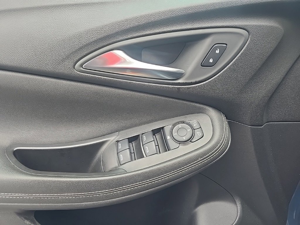 Used 2024 Buick Encore GX Sport Touring image 12