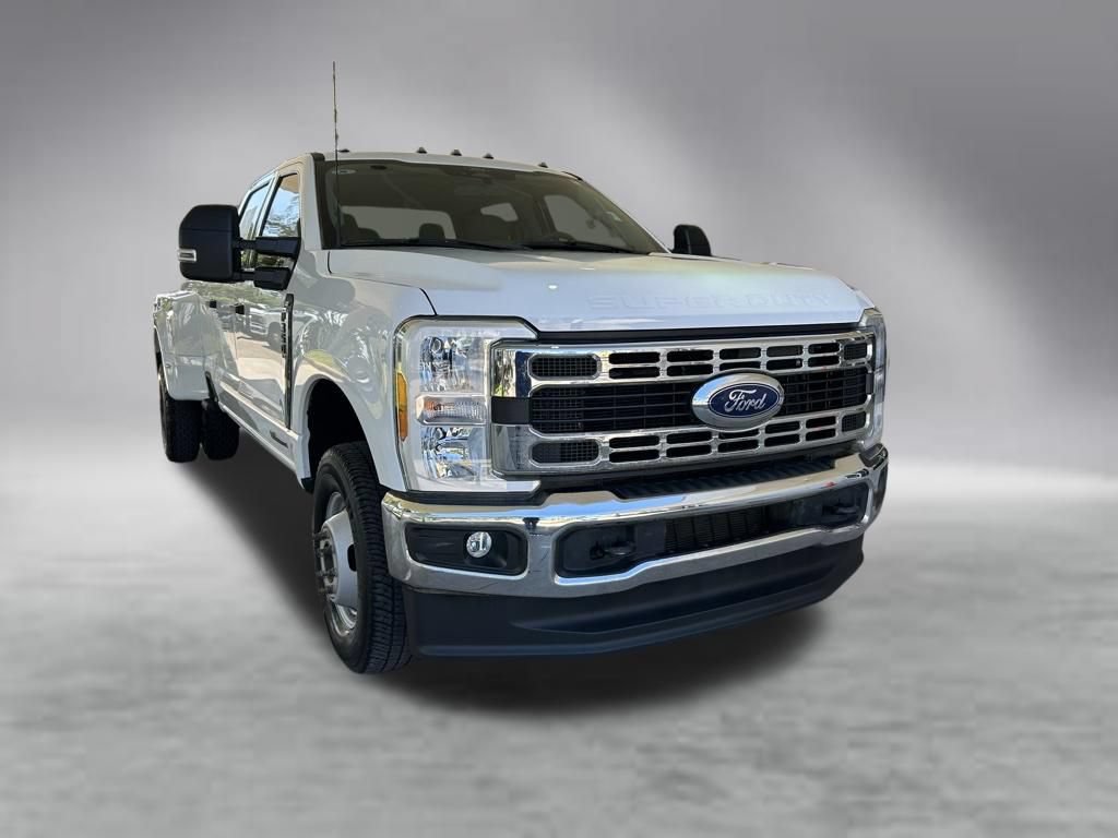 Used 2024 Ford F350 XLT w/ FX4 Off-Road Package AWD/4WD image 2