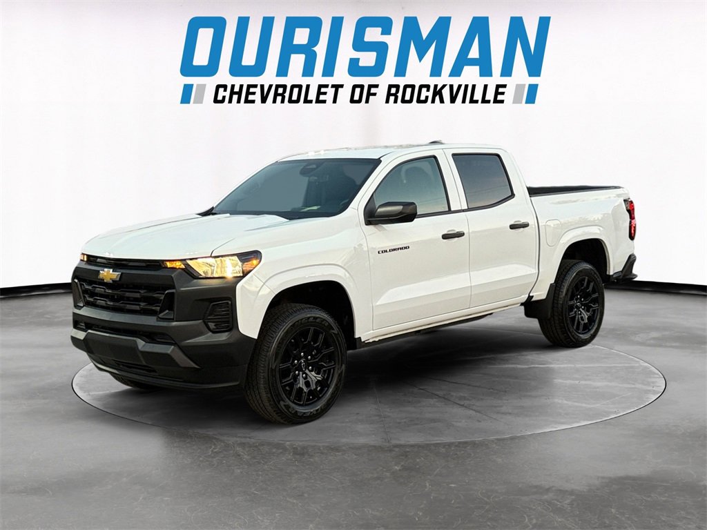 Used 2025 Chevrolet Colorado W/T w/ WT Custom Package image 2