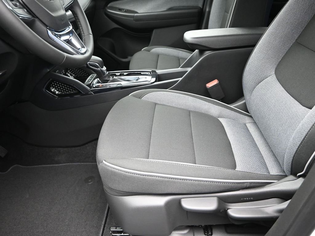 New 2026 Chevrolet TrailBlazer LT w/ LT Cold Weather Package FWD image 22