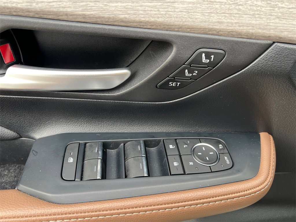 Used 2024 Toyota Grand Highlander Platinum image 14