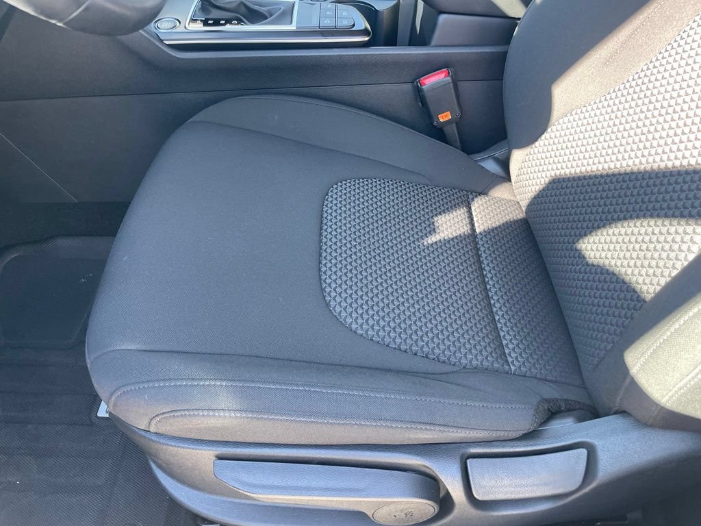 New 2026 Kia Sportage LX FWD image 21