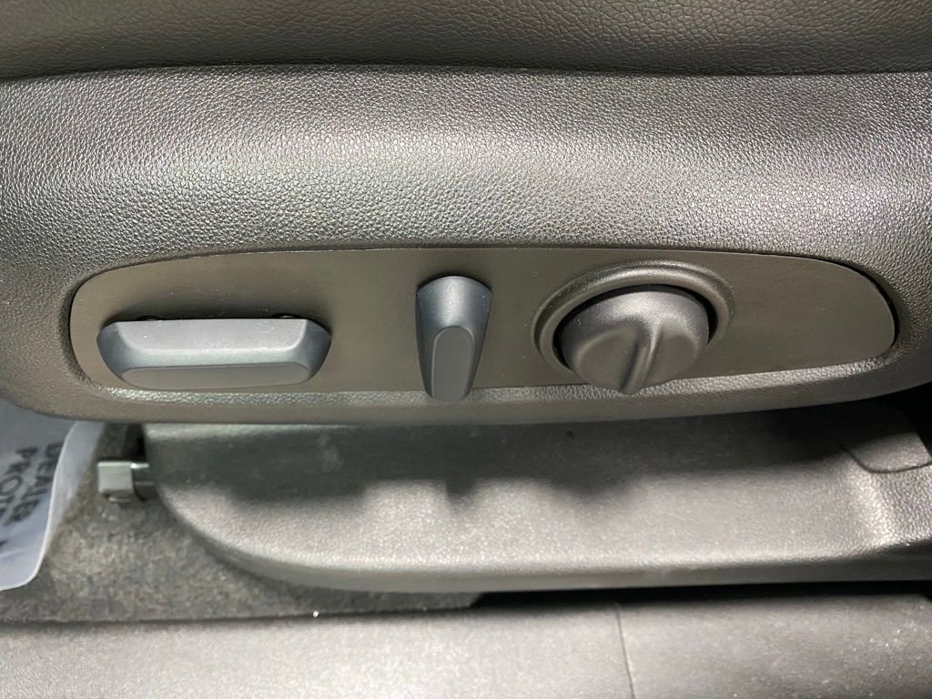 Used 2023 Chevrolet Equinox RS image 41