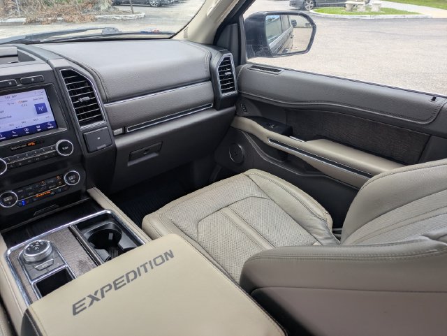 Used 2020 Ford Expedition Limited RWD image 17