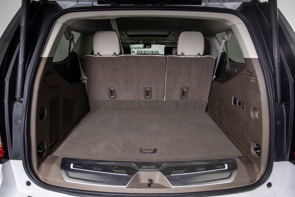 Used 2023 GMC Yukon XL Denali w/ Denali Reserve Package AWD/4WD image 9