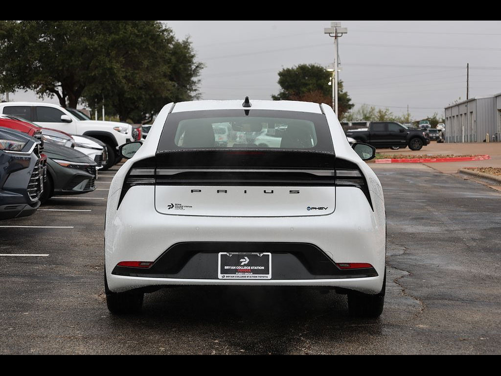 New 2026 Toyota Prius Plug-In Hybrid FWD image 6