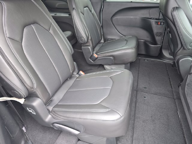New 2027 Chrysler Pacifica LX FWD image 27