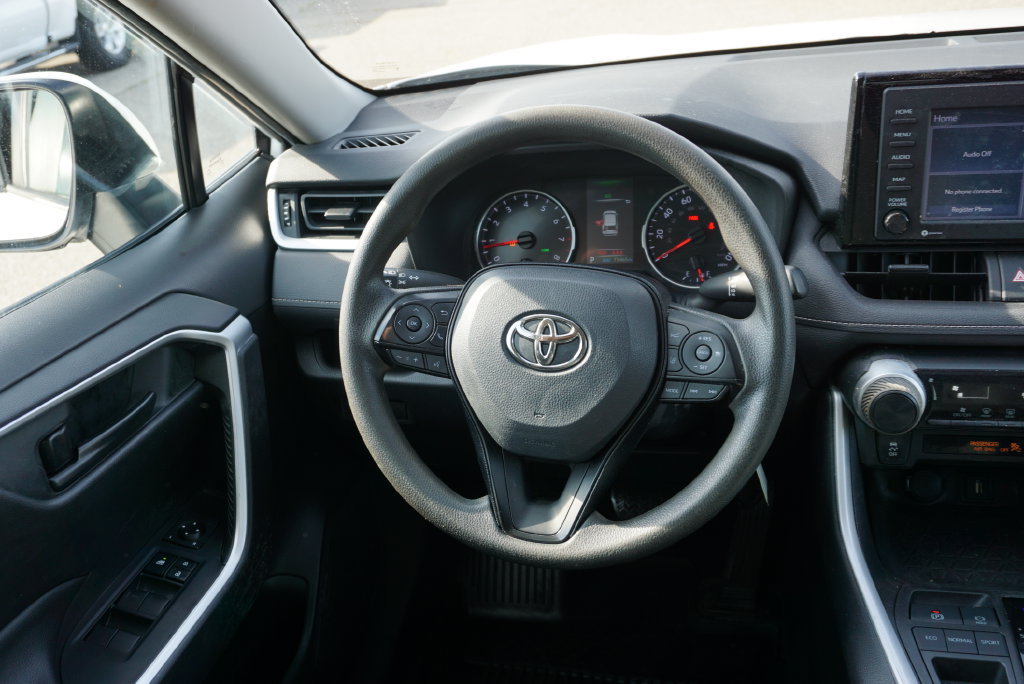 Used 2022 Toyota RAV4 LE w/ Carpet Mat Package (TMS) FWD image 13
