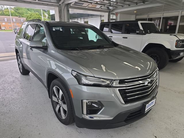 Certified 2023 Chevrolet Traverse LT w/ LT Premium Package AWD/4WD image 7