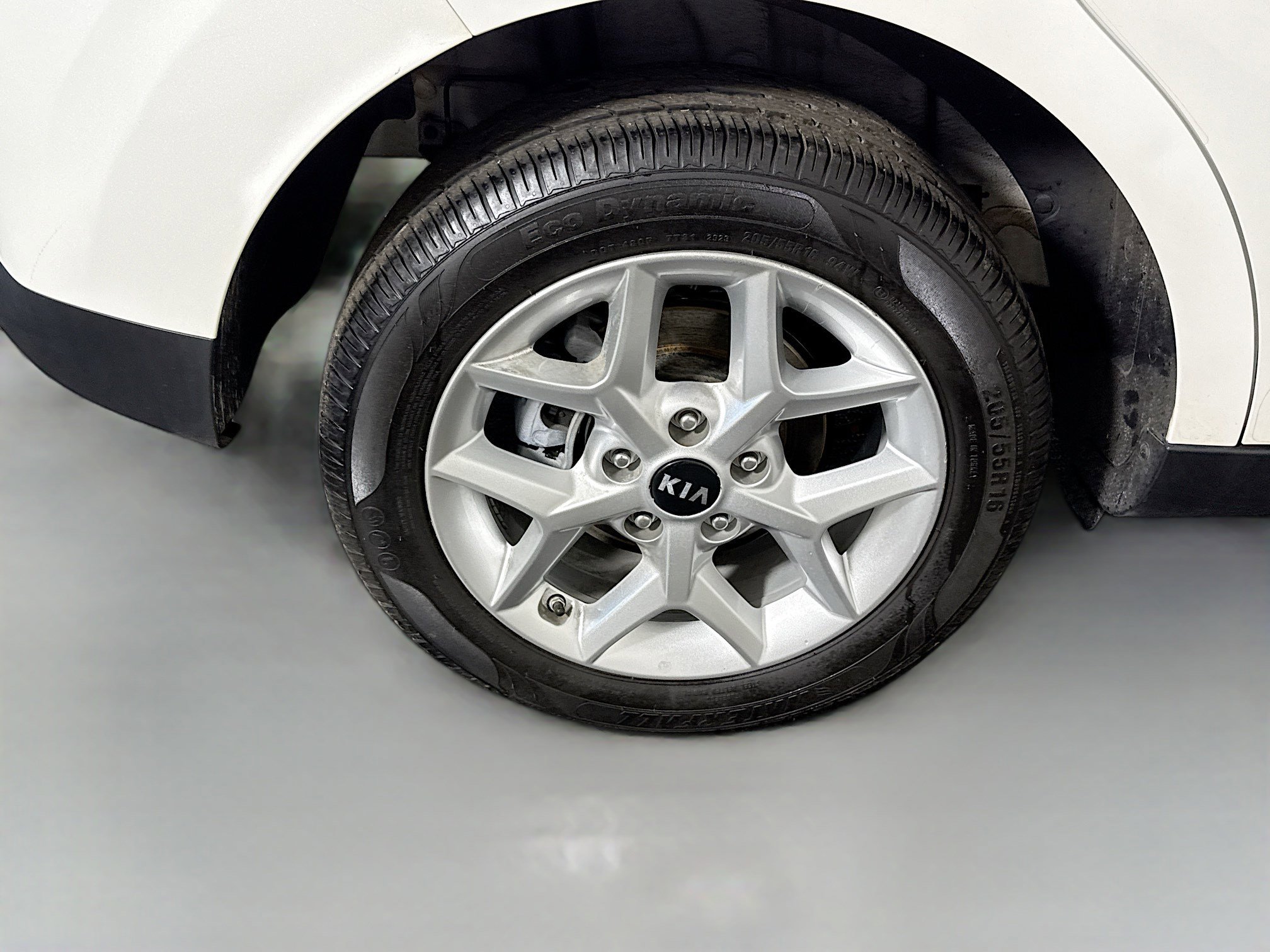 Used 2025 Kia Soul LX w/ LX Technology Package FWD image 32