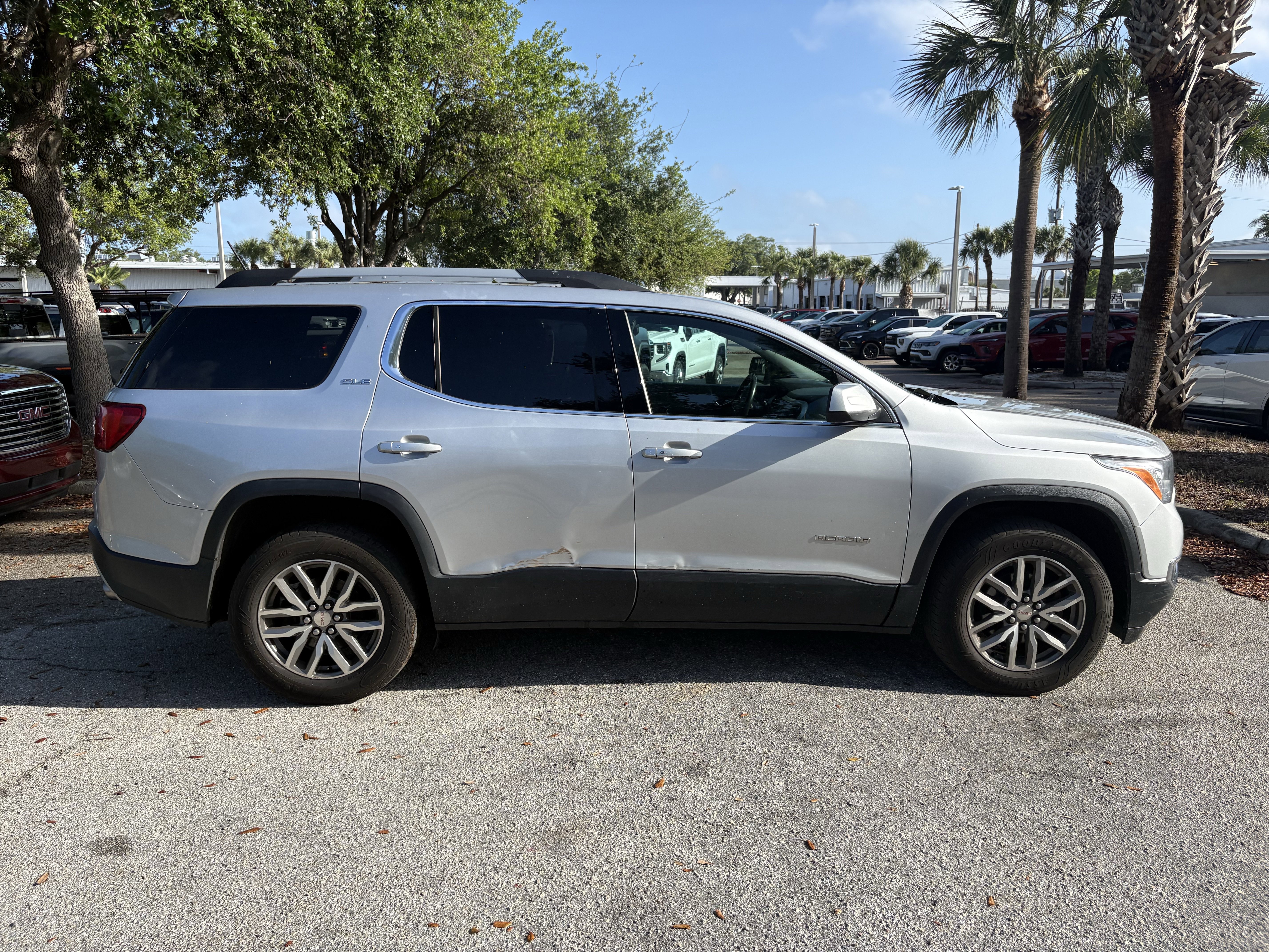 Used 2018 GMC Acadia SLE w/ Driver Alert Package I image 7