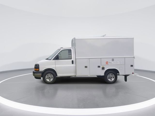 New 2025 GMC Savana 3500 w/ Power Convenience Package RWD image 4