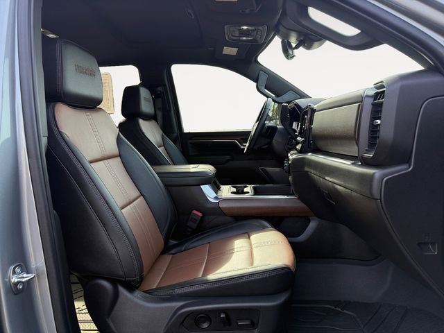 Used 2024 Chevrolet Silverado 3500 High Country w/ Technology Package image 15