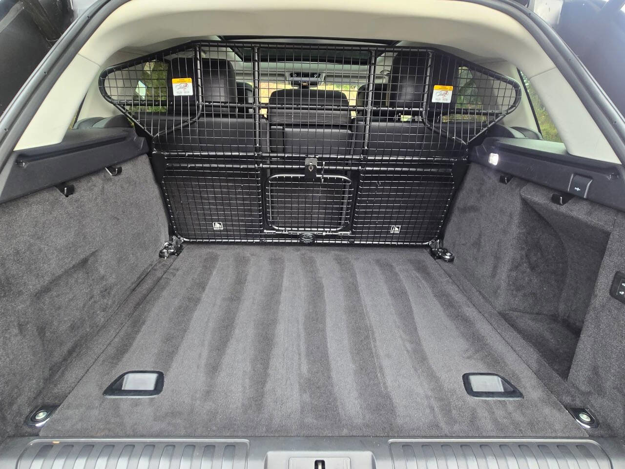 Used 2018 Land Rover Range Rover Sport HSE image 15