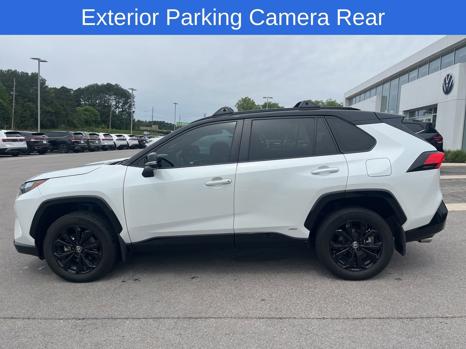 Used 2024 Toyota RAV4 XSE AWD/4WD image 9