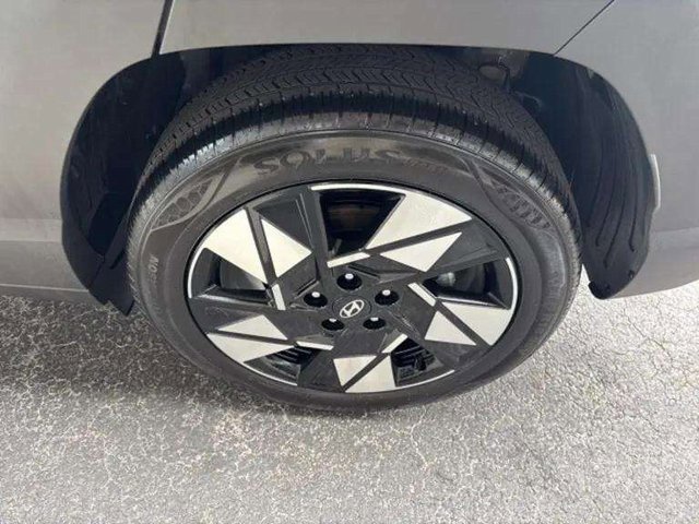 Used 2025 Hyundai Kona SEL image 12