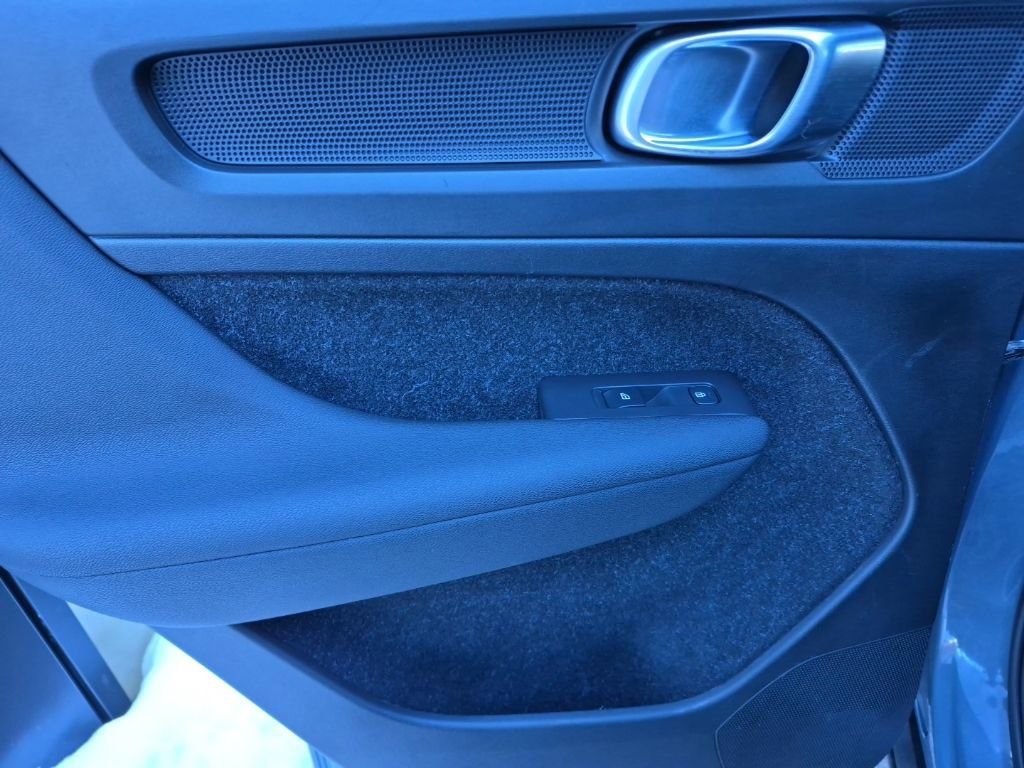 Used 2020 Volvo XC40 T5 R-Design image 16