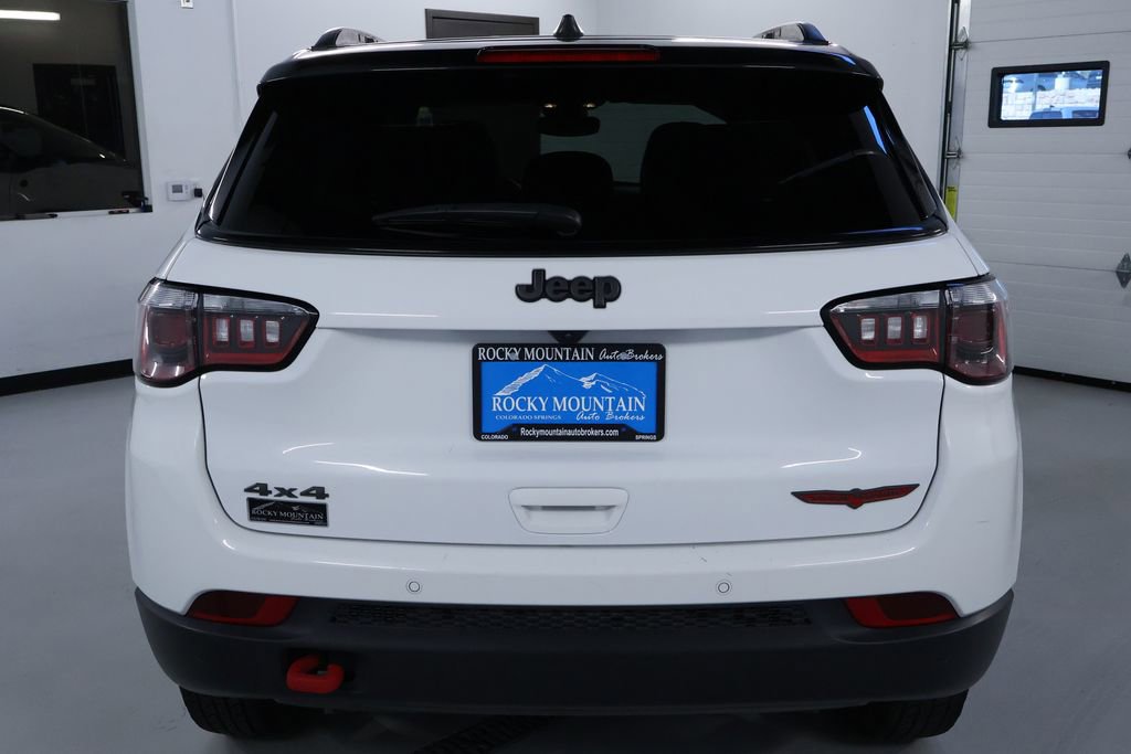 Used 2024 Jeep Compass Trailhawk image 6