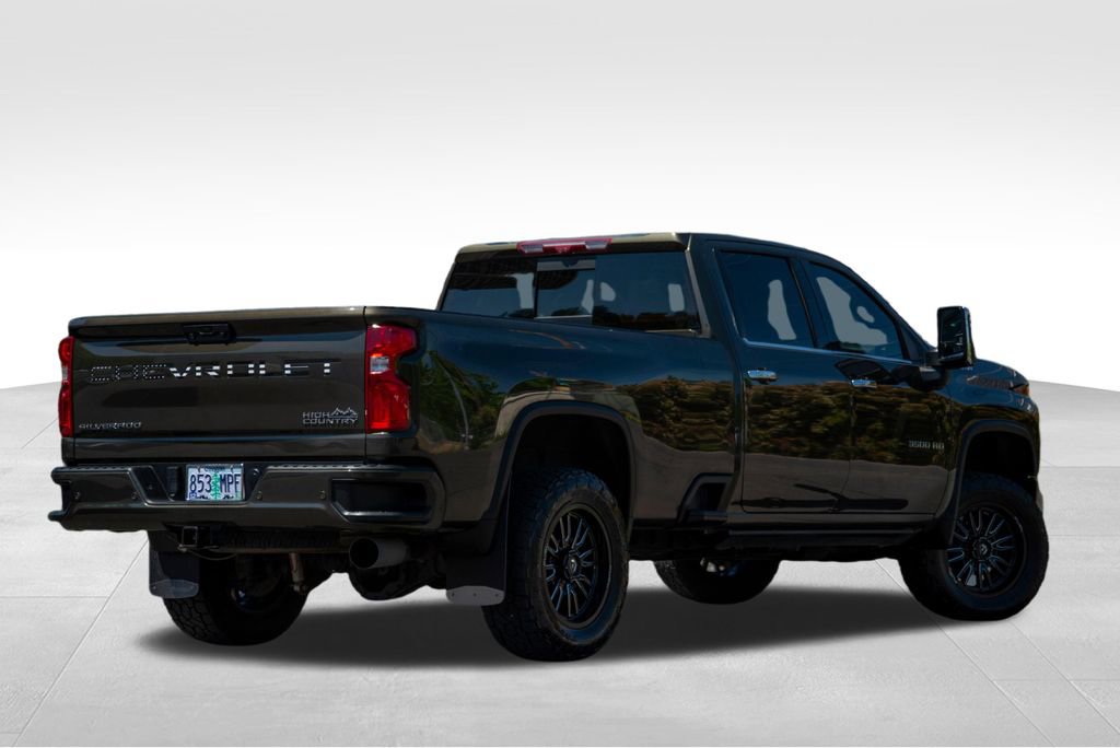 Used 2023 Chevrolet Silverado 3500 High Country w/ Technology Package AWD/4WD image 8