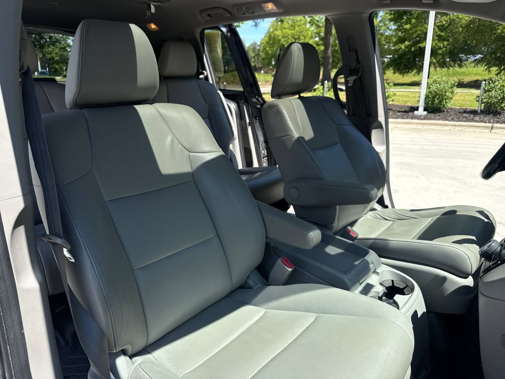 Used 2014 Honda Odyssey Touring Elite image 34