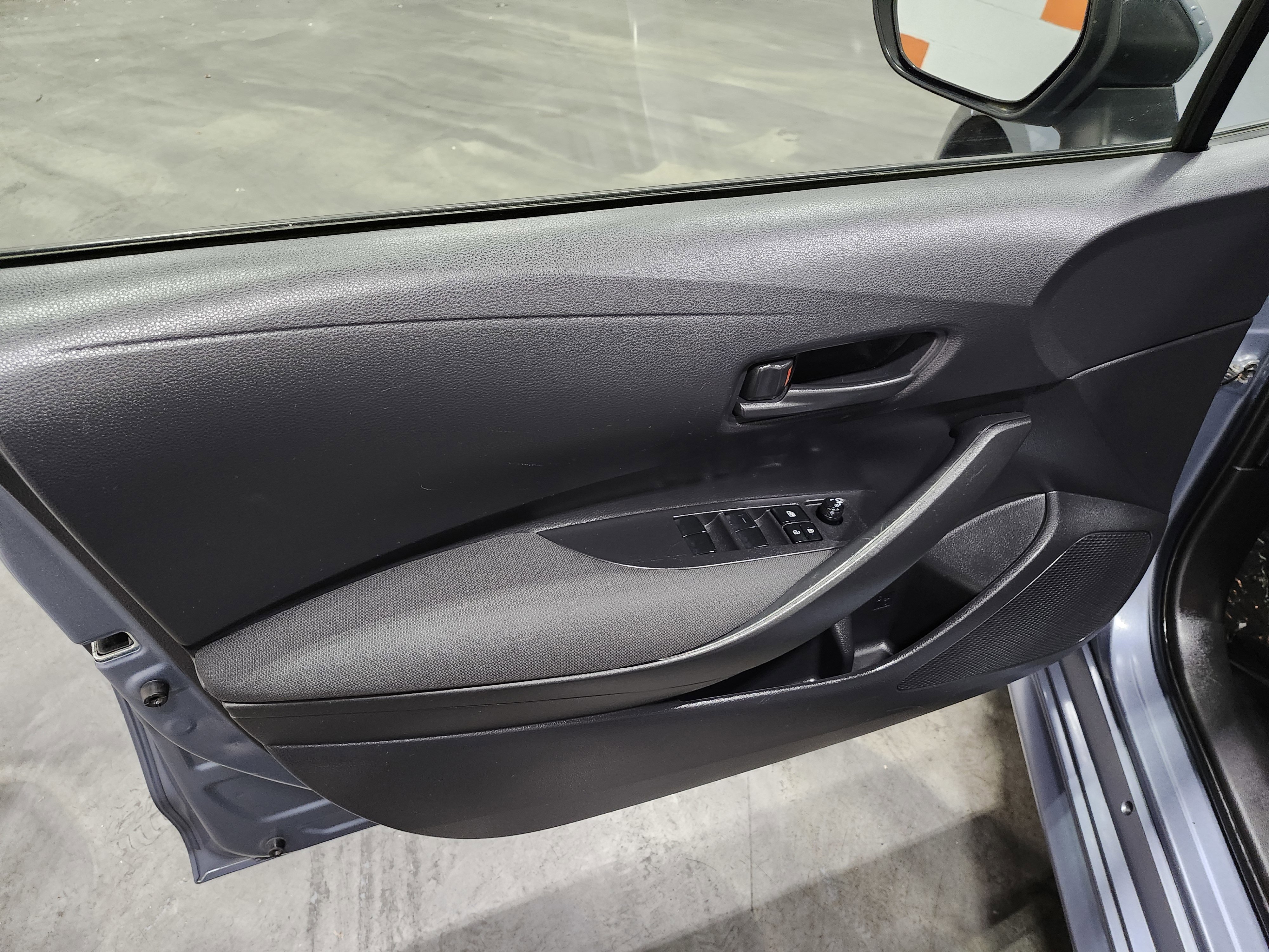 Used 2022 Toyota Corolla LE FWD image 21