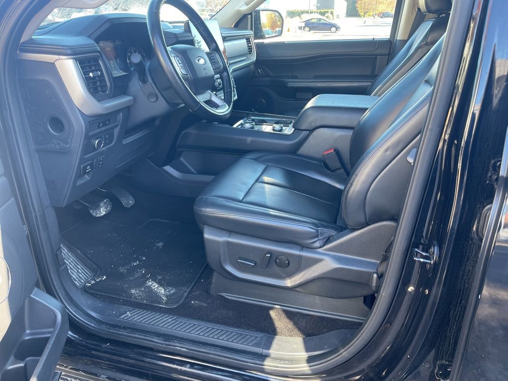 Used 2022 Ford Expedition XLT image 12