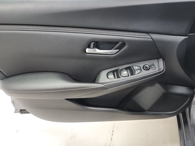 Used 2023 Nissan Sentra SV FWD image 19