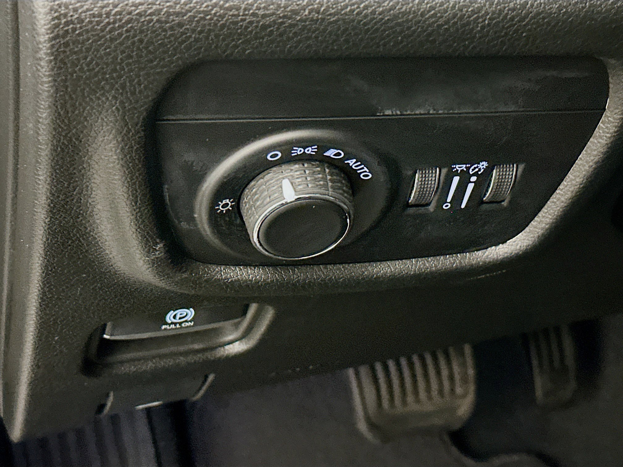 Used 2023 Jeep Grand Cherokee Altitude image 17