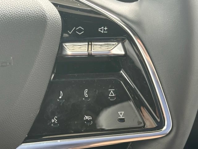 Used 2024 Cadillac Lyriq Luxury AWD/4WD image 31