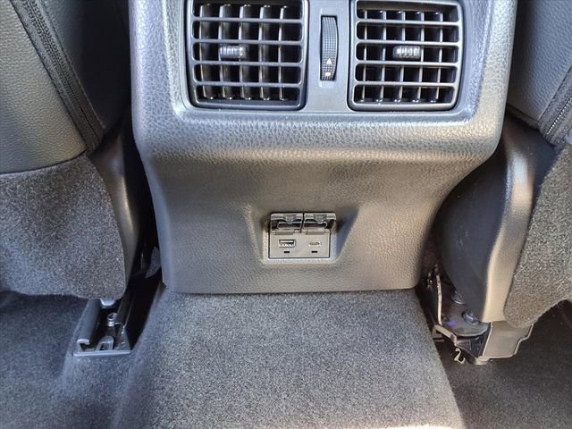 Used 2025 Toyota Camry SE image 8