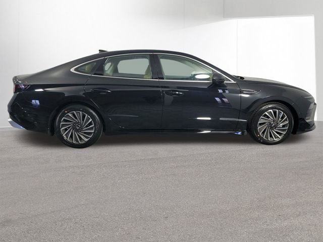 Used 2025 Hyundai Sonata Limited image 41