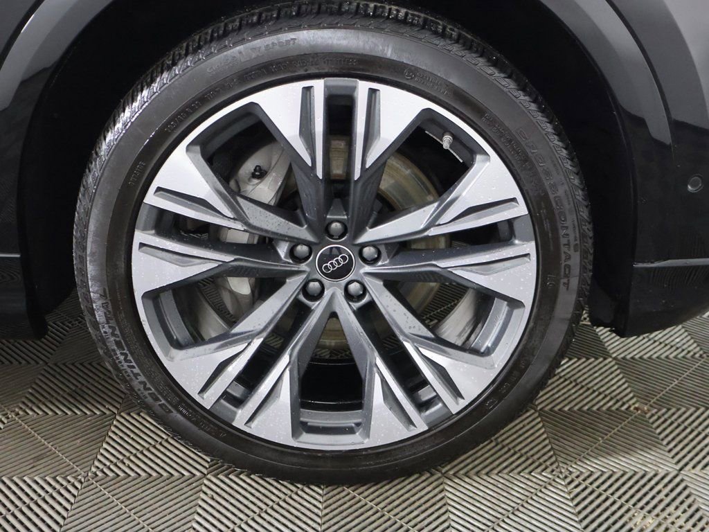 Used 2024 Audi Q8 Premium w/ Black Optic Package image 24