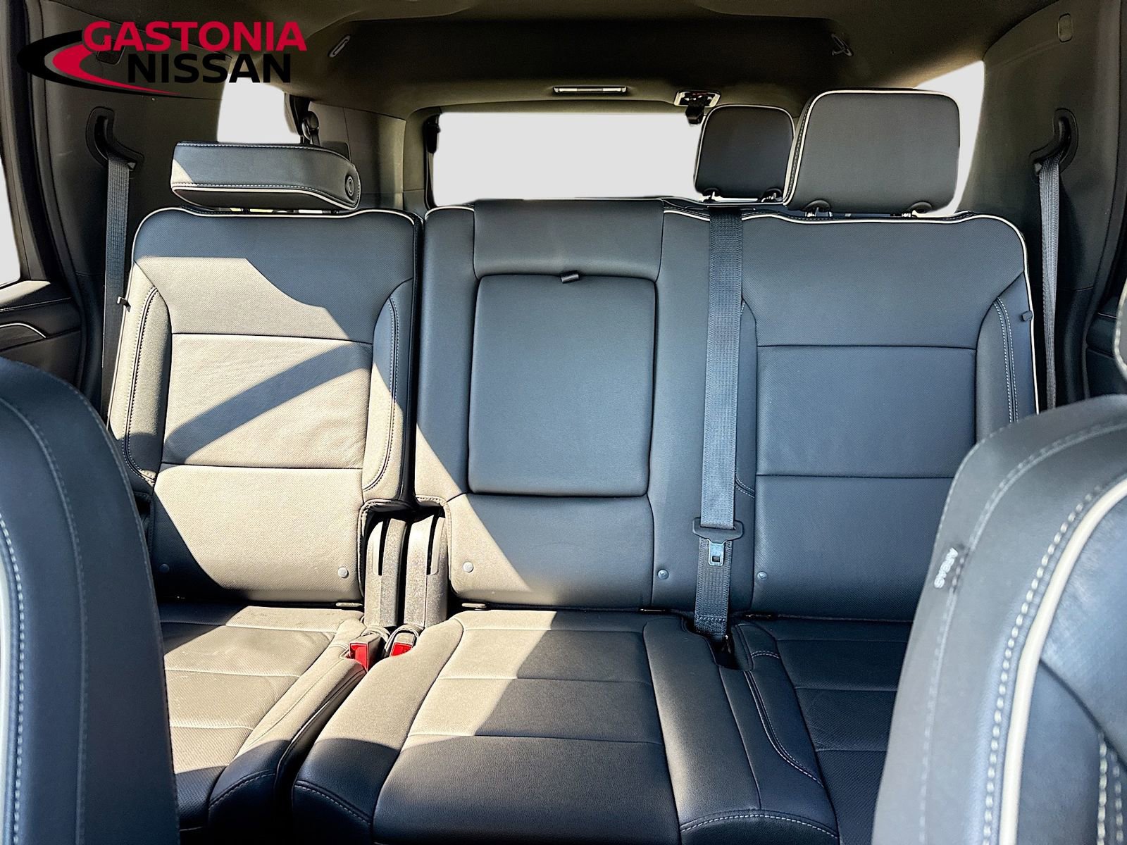 Used 2024 GMC Yukon SLT RWD image 32