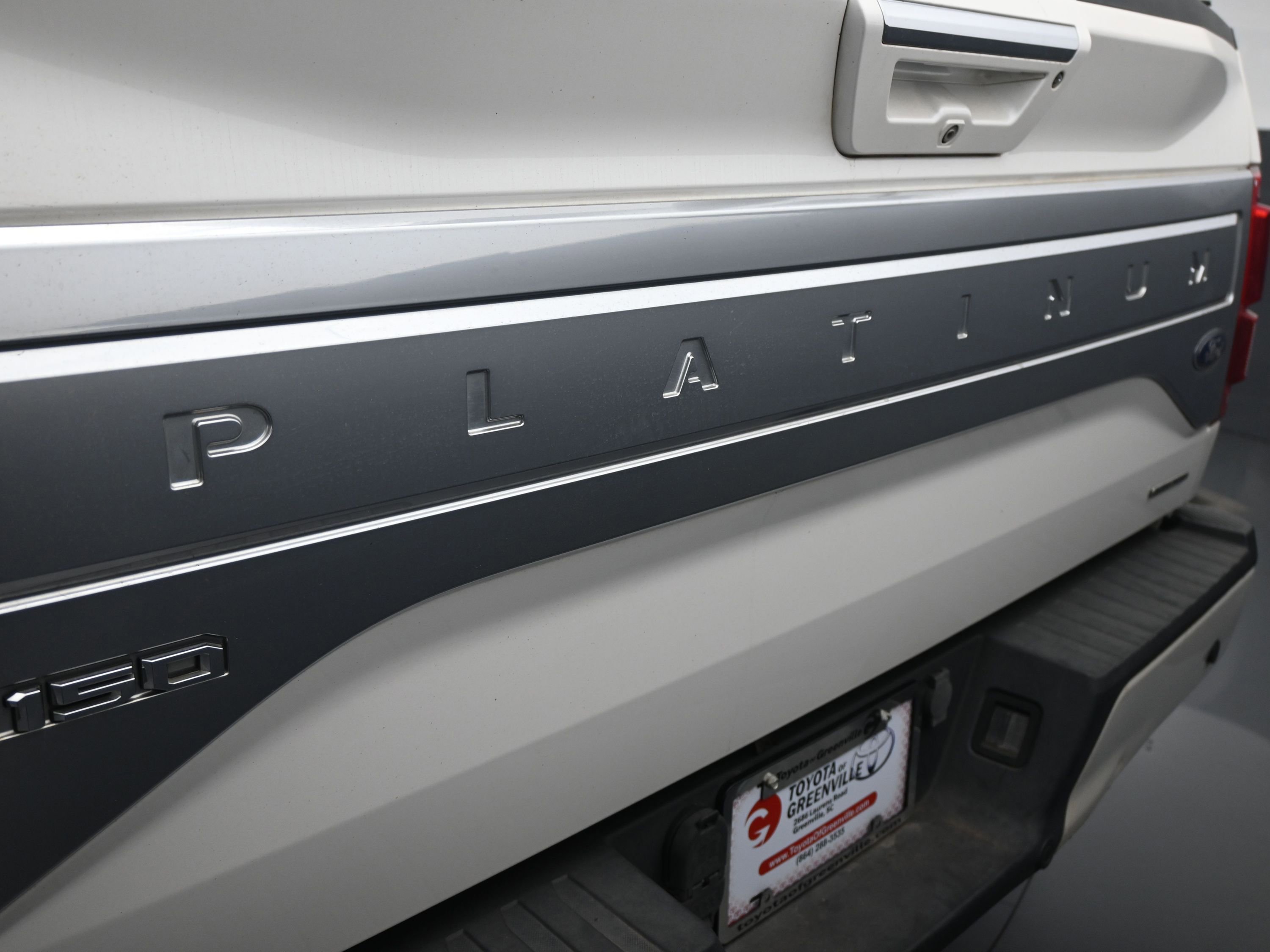 Used 2015 Ford F150 Platinum w/ Equipment Group 701A Luxury image 27