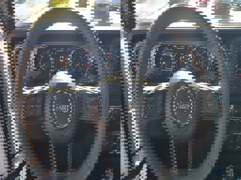 Used 2023 Jeep Wrangler Willys image 10