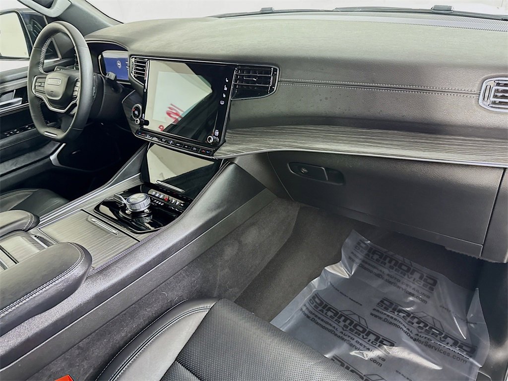 Used 2024 Jeep Wagoneer L Series II w/ Flexible Seating Group image 35