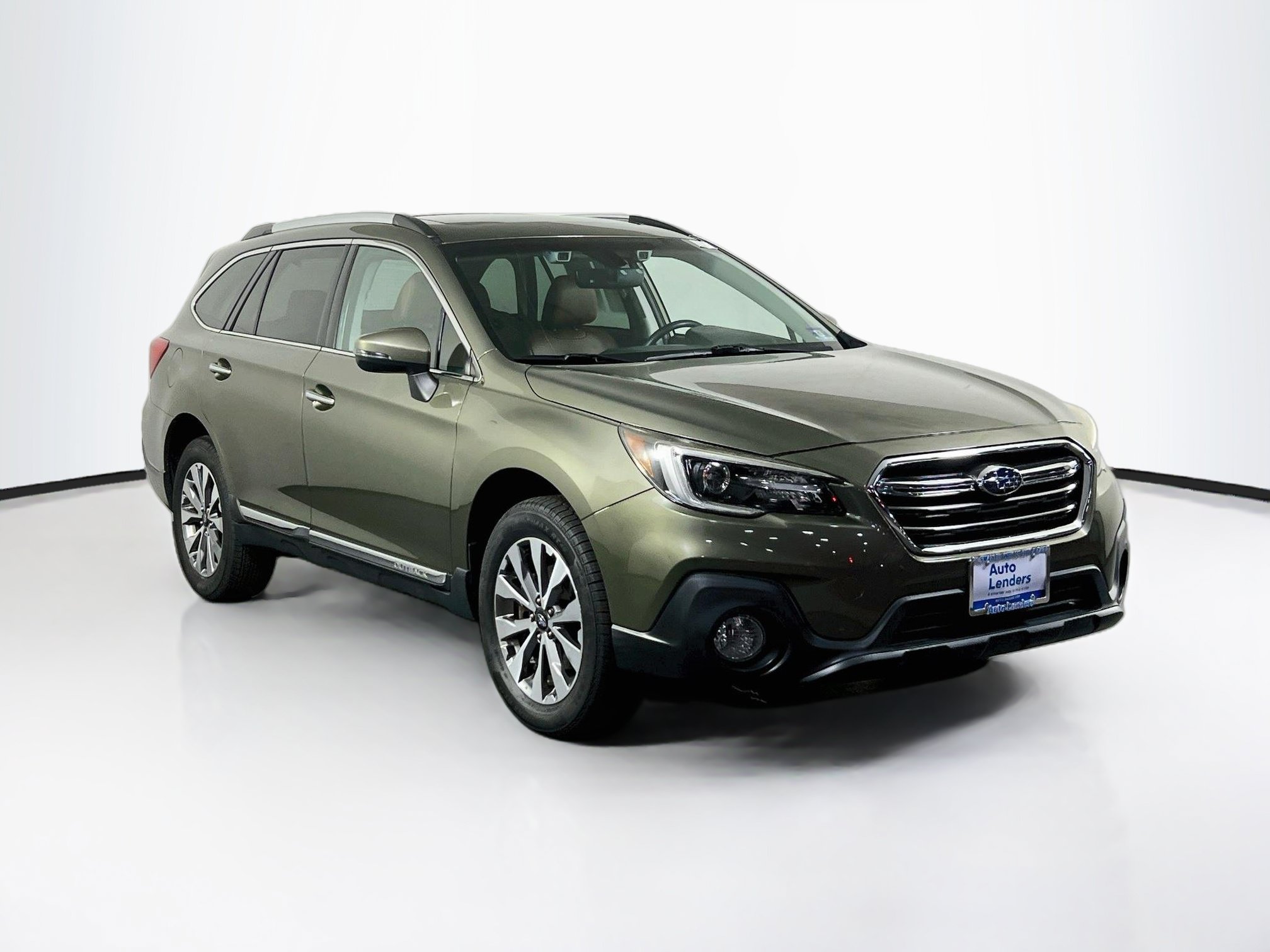 Used 2018 Subaru Outback 2.5i Touring AWD/4WD image 3