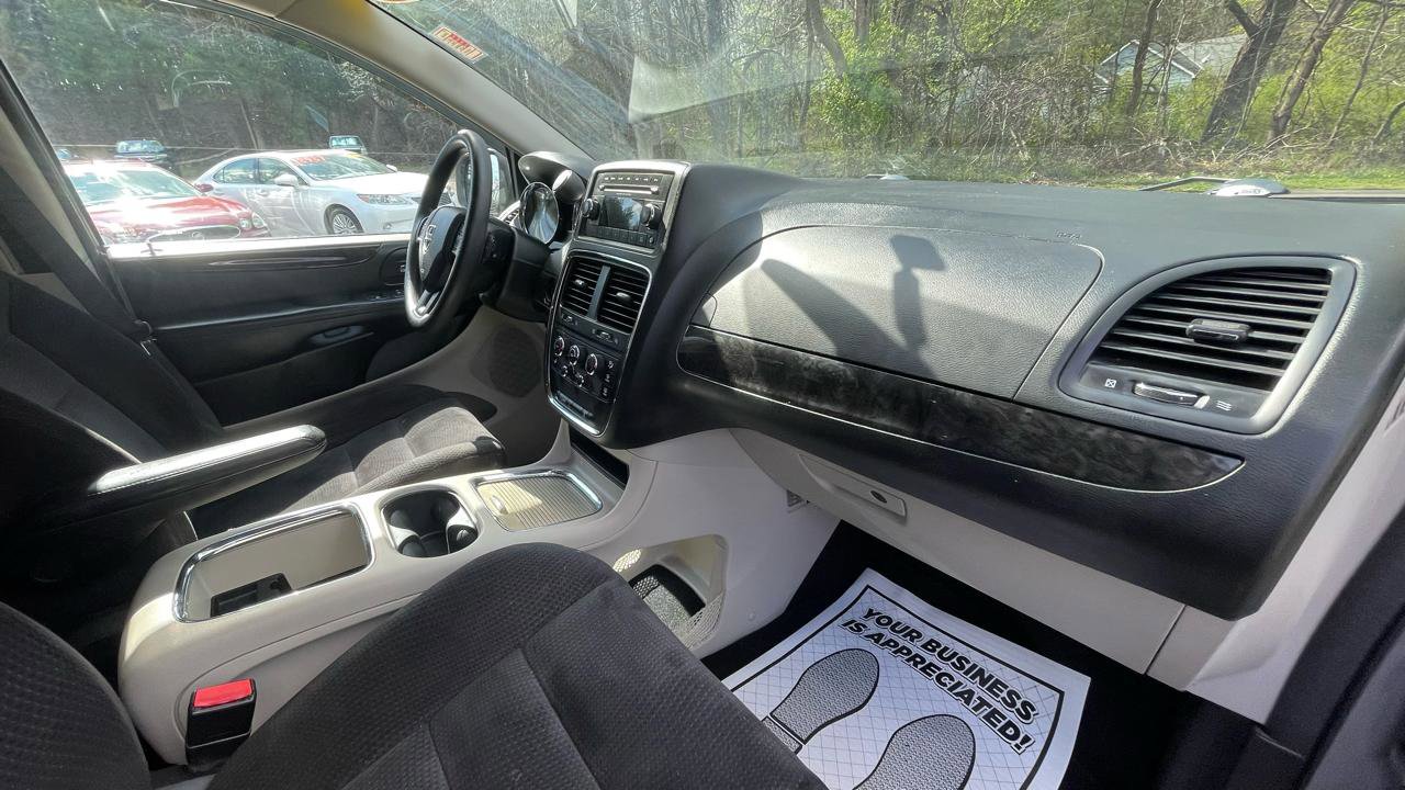 Used 2014 Dodge Grand Caravan SXT image 23