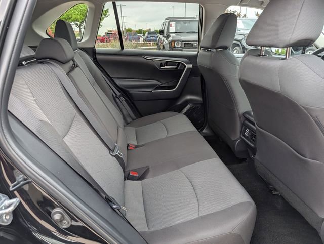 Used 2025 Toyota RAV4 XLE FWD image 28