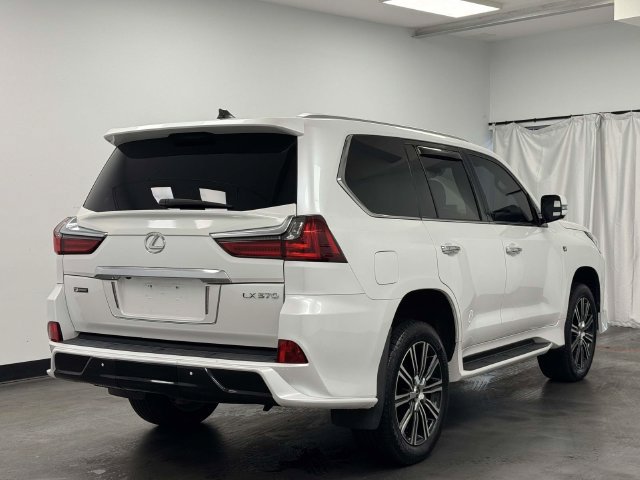 Used 2019 Lexus LX 570 4WD w/ Luxury Package image 8