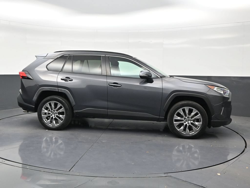 Used 2021 Toyota RAV4 XLE Premium FWD image 6