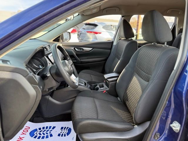 Used 2019 Nissan Rogue S image 2