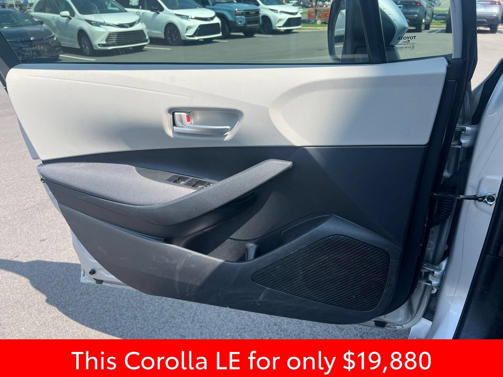 Used 2020 Toyota Corolla LE FWD image 14