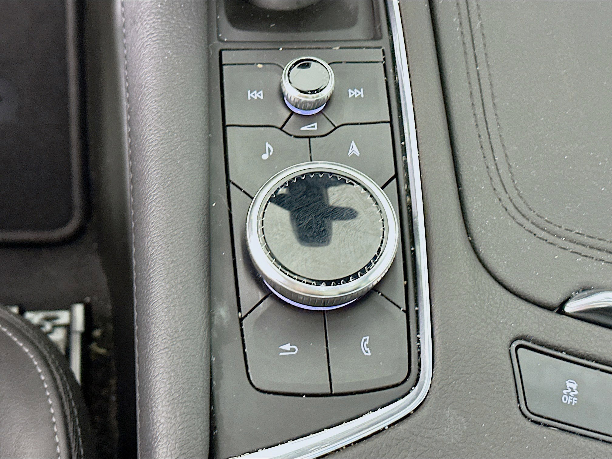 Used 2025 Cadillac XT6 Sport image 26