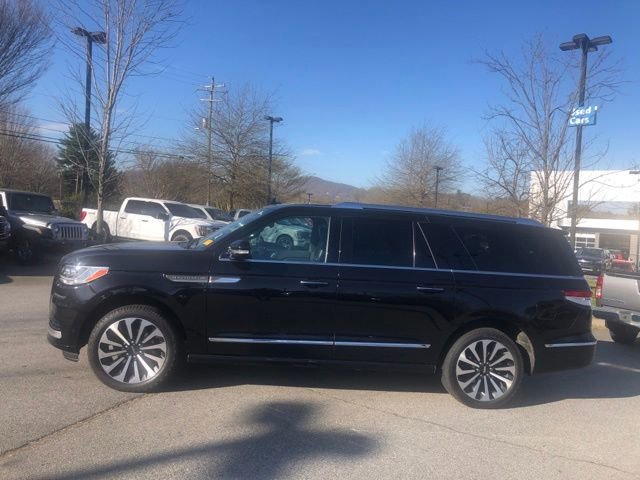Used 2022 Lincoln Navigator L Reserve image 3