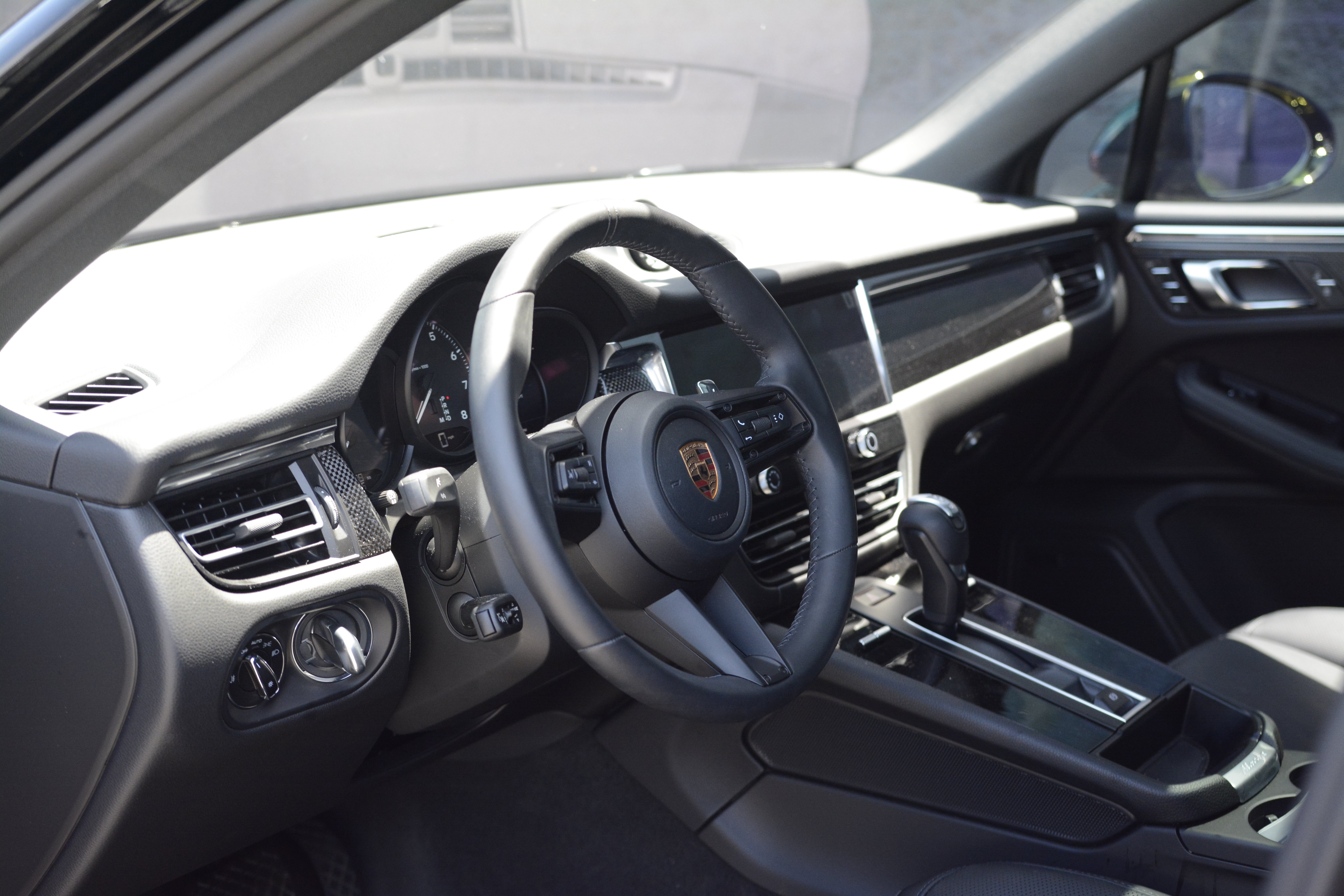 Certified 2026 Porsche Macan AWD/4WD image 4